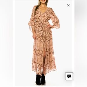 New Floral Print Bell Sleeve Maxi Dress
A COLLECTIVE STORY